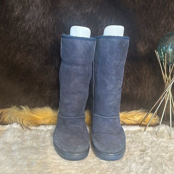 UGG Boots 10 (CCC) - Picture 1 of 7
